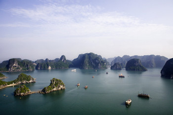 Mai Chau, Ninh Binh, Halong Bay 5 Day Tour photo 3